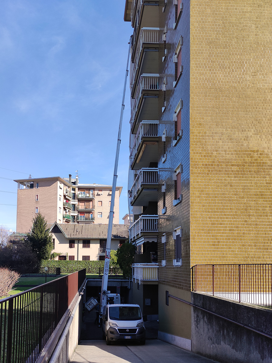 Servizio di consegna al piano dei nuovi serramenti