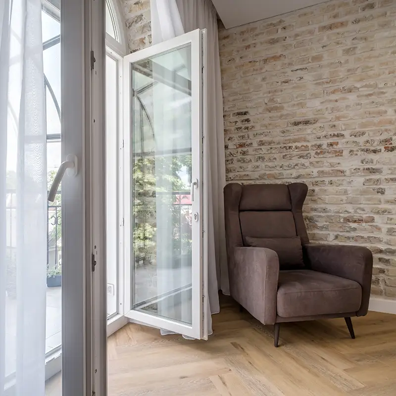 Portafinestra in PVC aperta