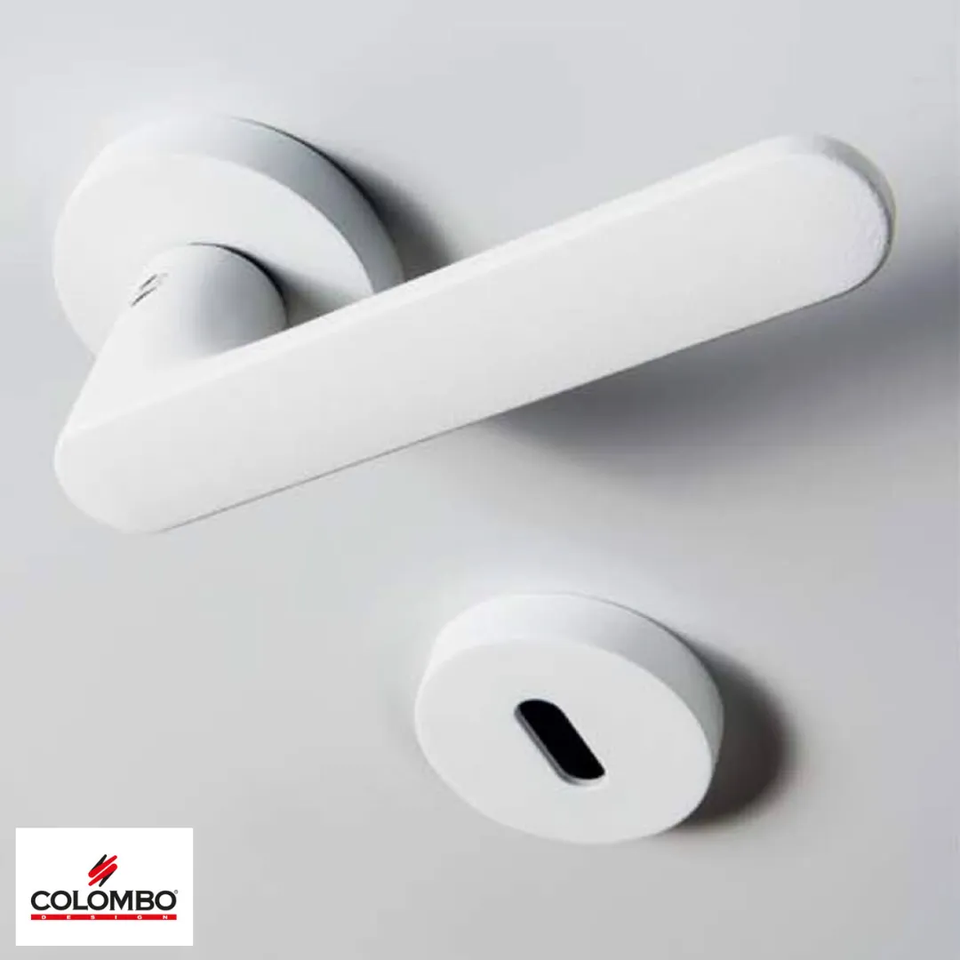 Esempio di maniglia in esposizione da Falegnameria Adda Maniglia colorata Colombo Design