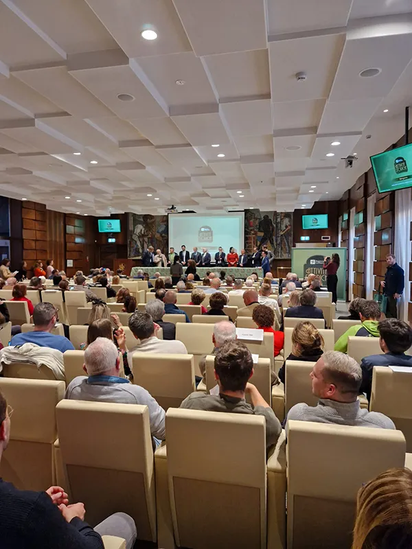 premiazioni-attivita-storica-falegnameria-adda-2 Post social sulla premiazione delle Attività Storiche